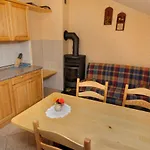 Ekoloska Turisticna Kmetija Pri Lovrcu Tolmin